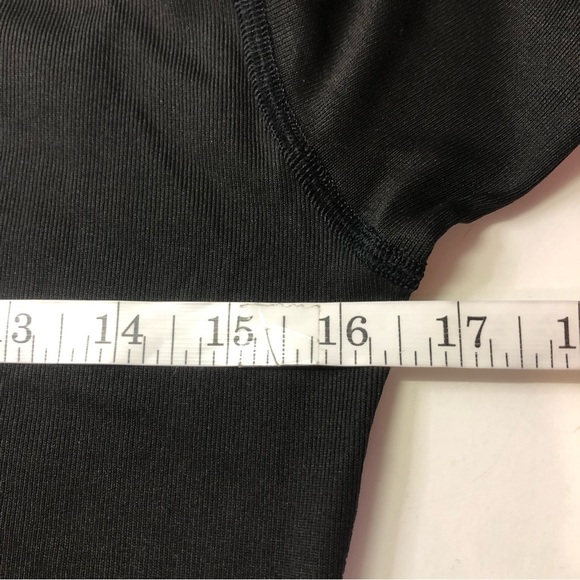 Helly Hansen LIFA Long-sleeve Crew Base Layer, size L - Picture 11 of 11